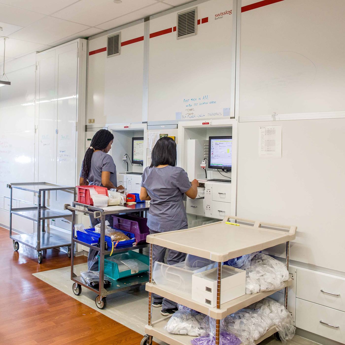 Workstation of pharmacy storage system BoxPicker