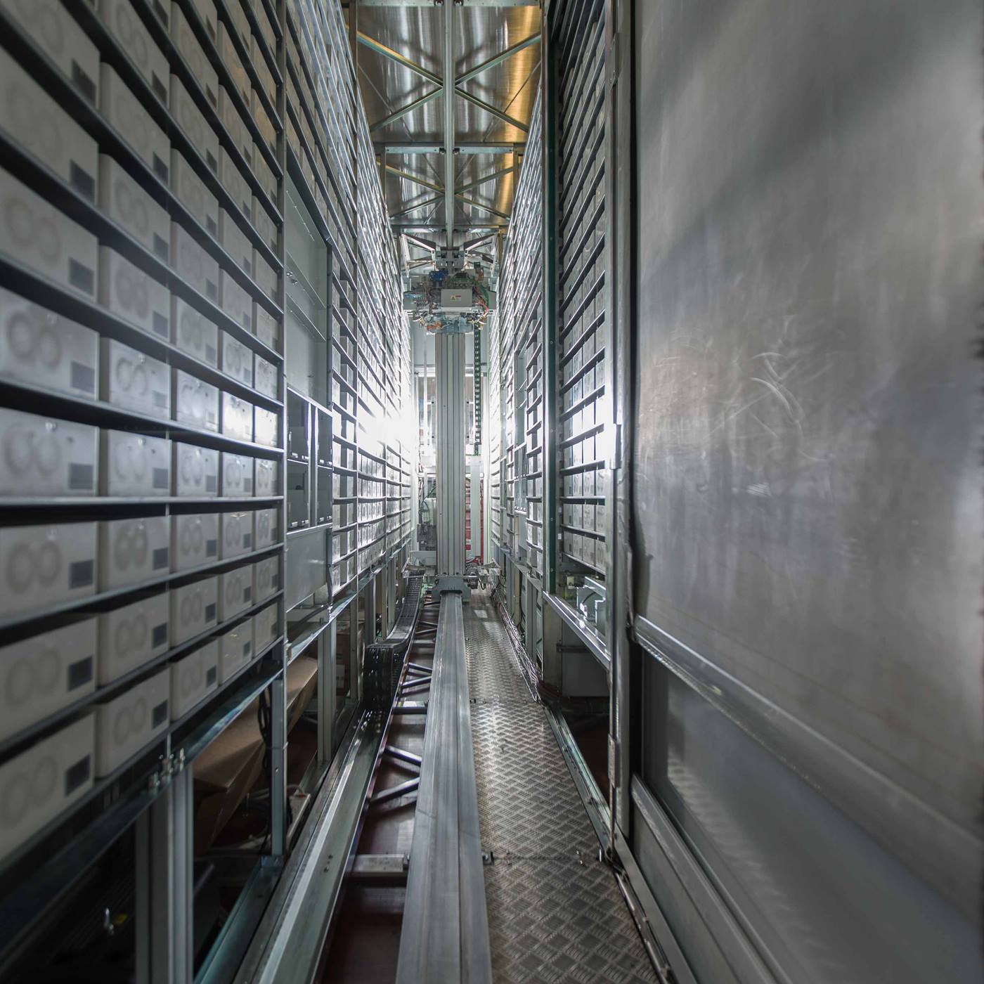 BoxPicker - Modular solution that accommodates ambient, refrigerated and dual-temperature storage requirements