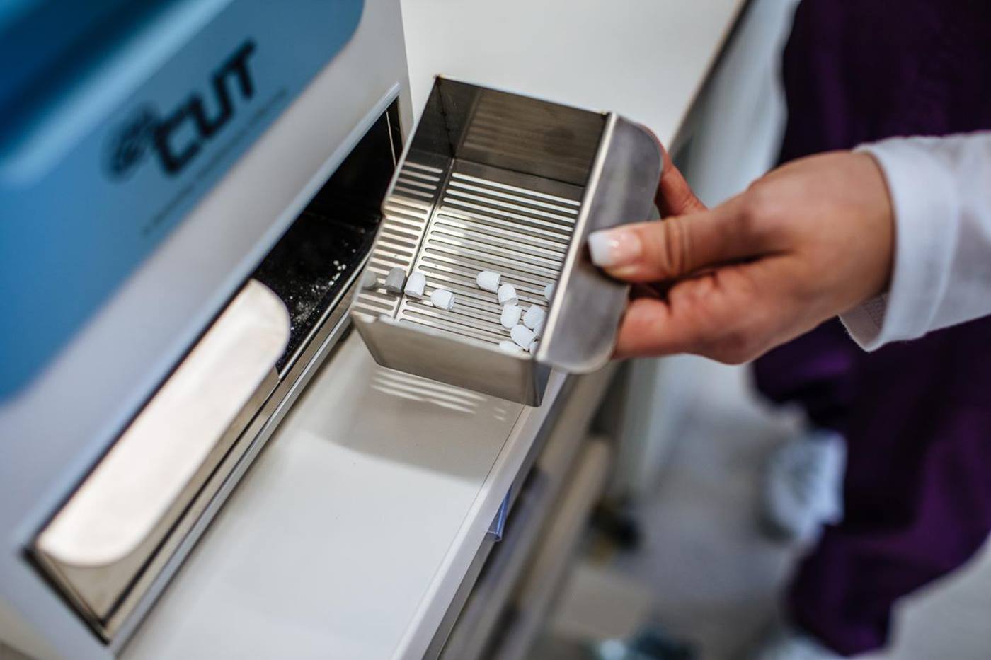 ezcut drawer open with cut pills