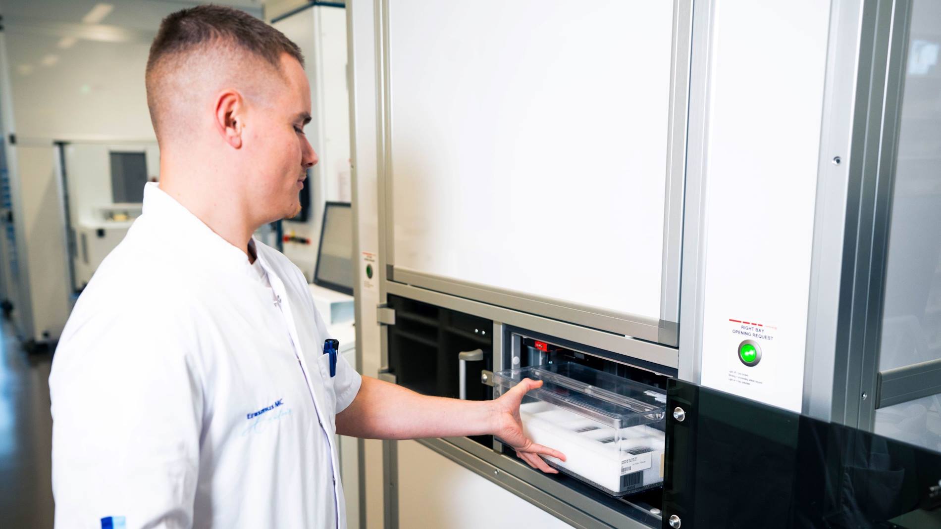 Pharmacien remplit PillPick