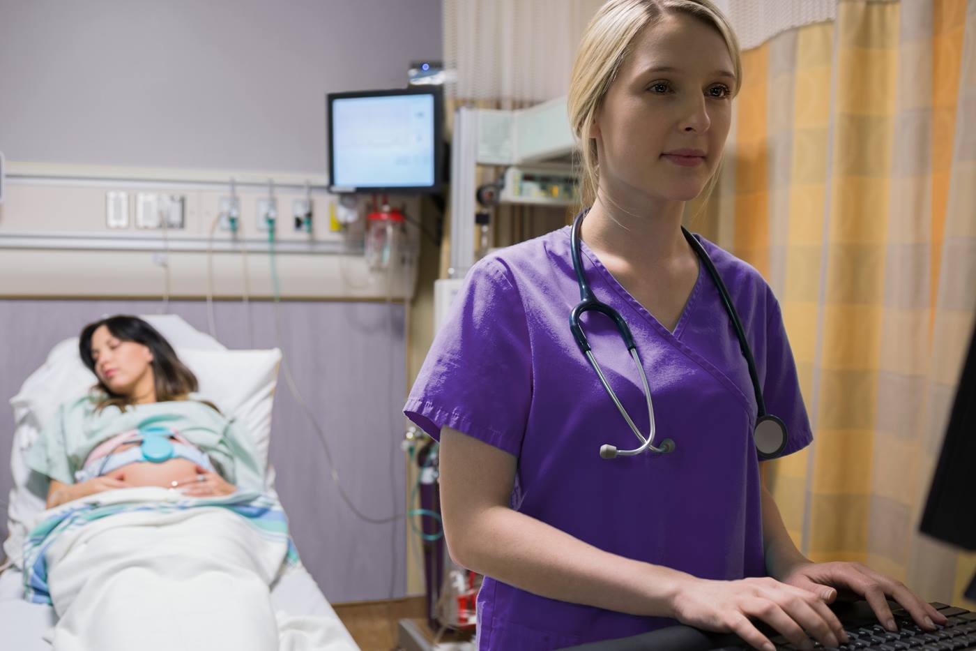 Delivery Manager allows nurses to access all order details via kiosk screens at the patient bedside. 
